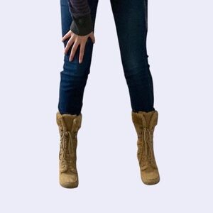 ￼ Luxurious Tan Faux Fur Lined Winter Boots – perfect for cold weather